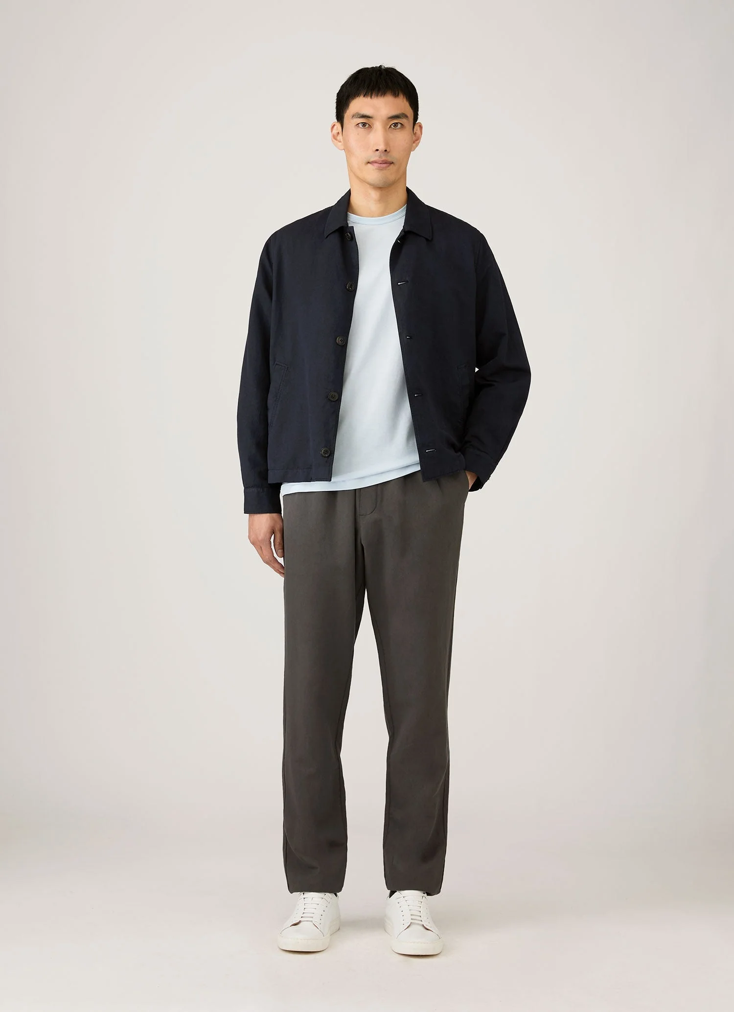 Men's Cotton Linen Drawstring Trouser in Charcoal - Image 3
