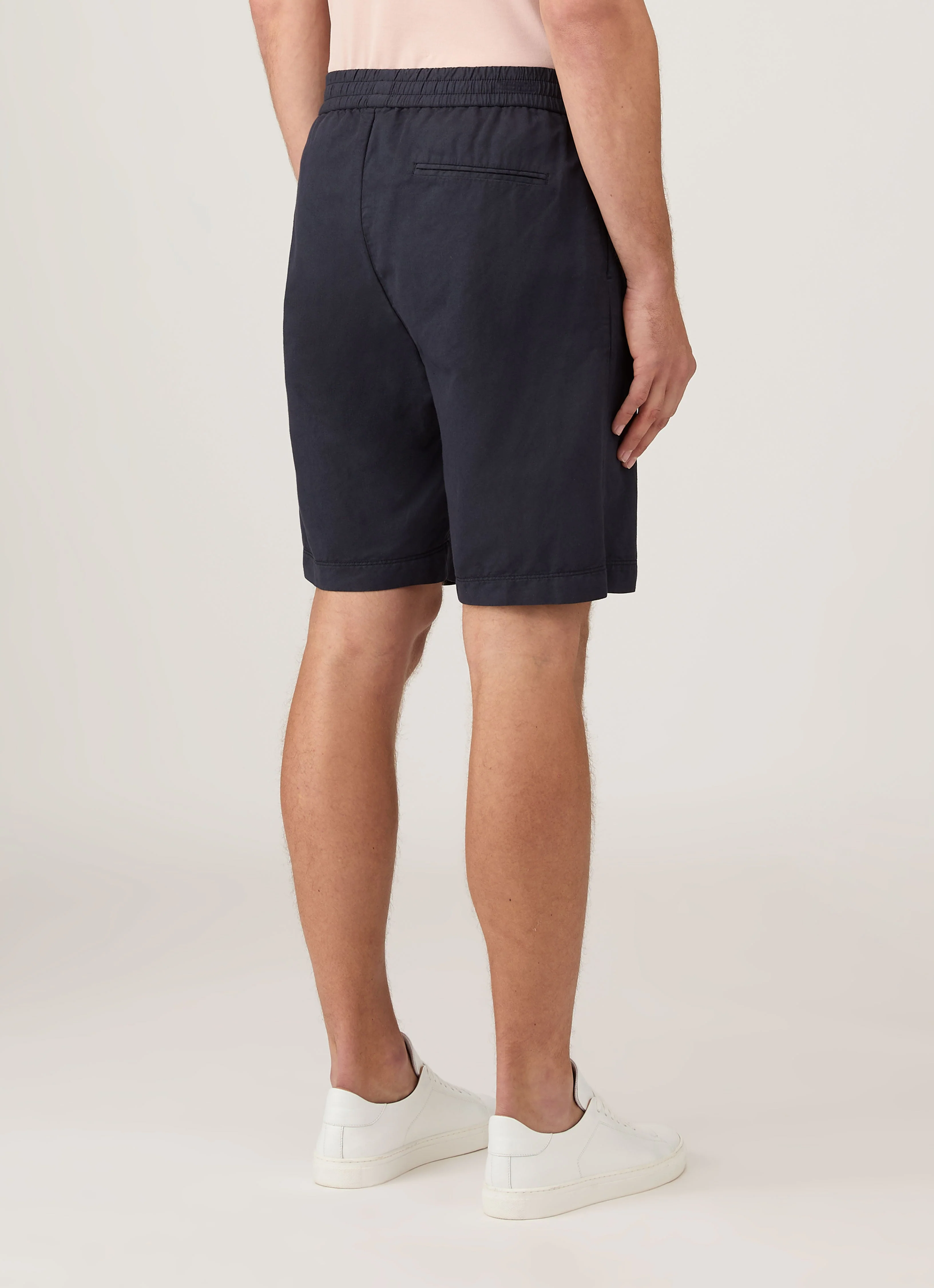 Men's Cotton Linen Drawstring Shorts in Navy - Image 5