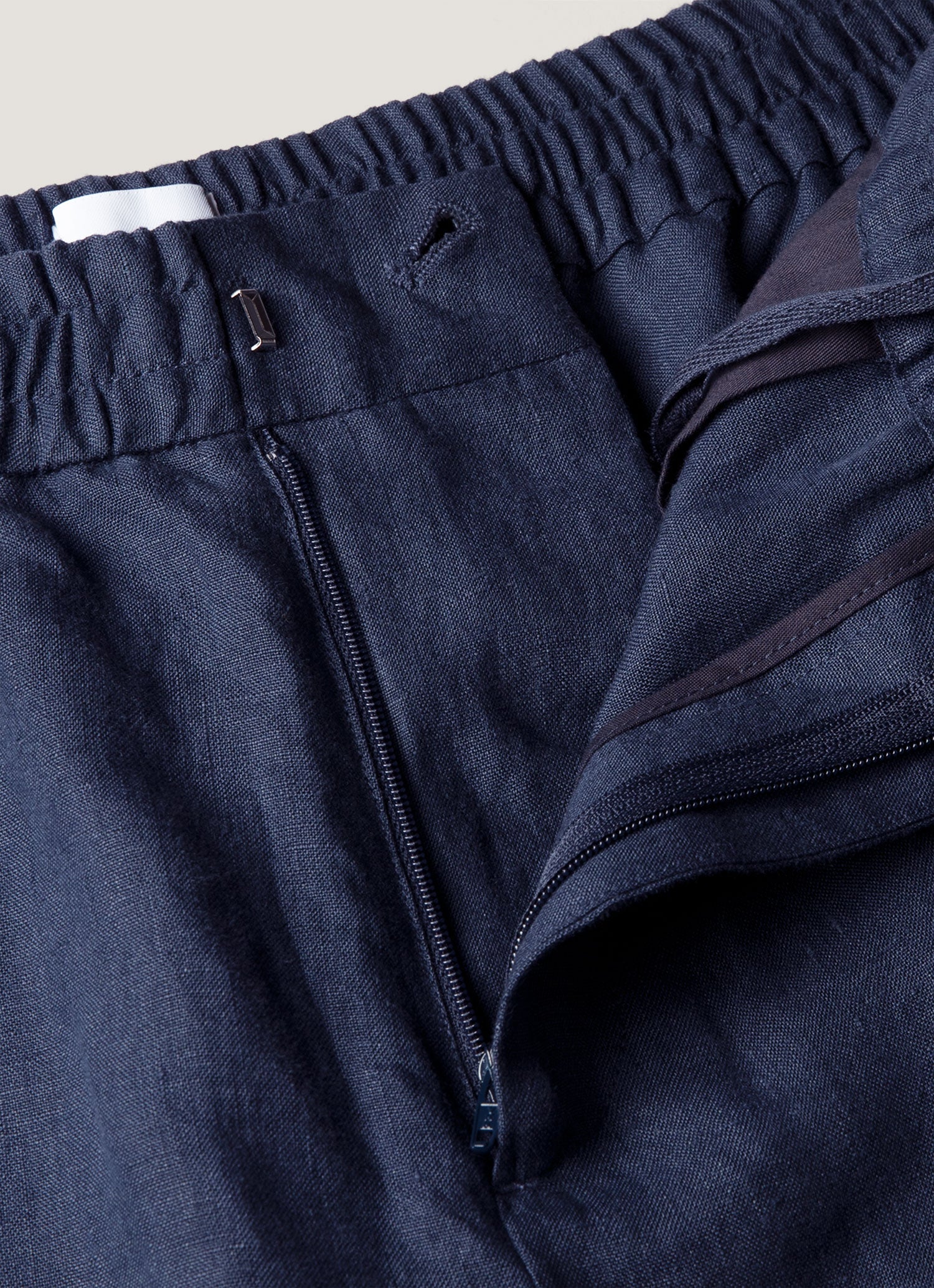Men's Linen Drawstring Trouser in Light Navy - Image 4