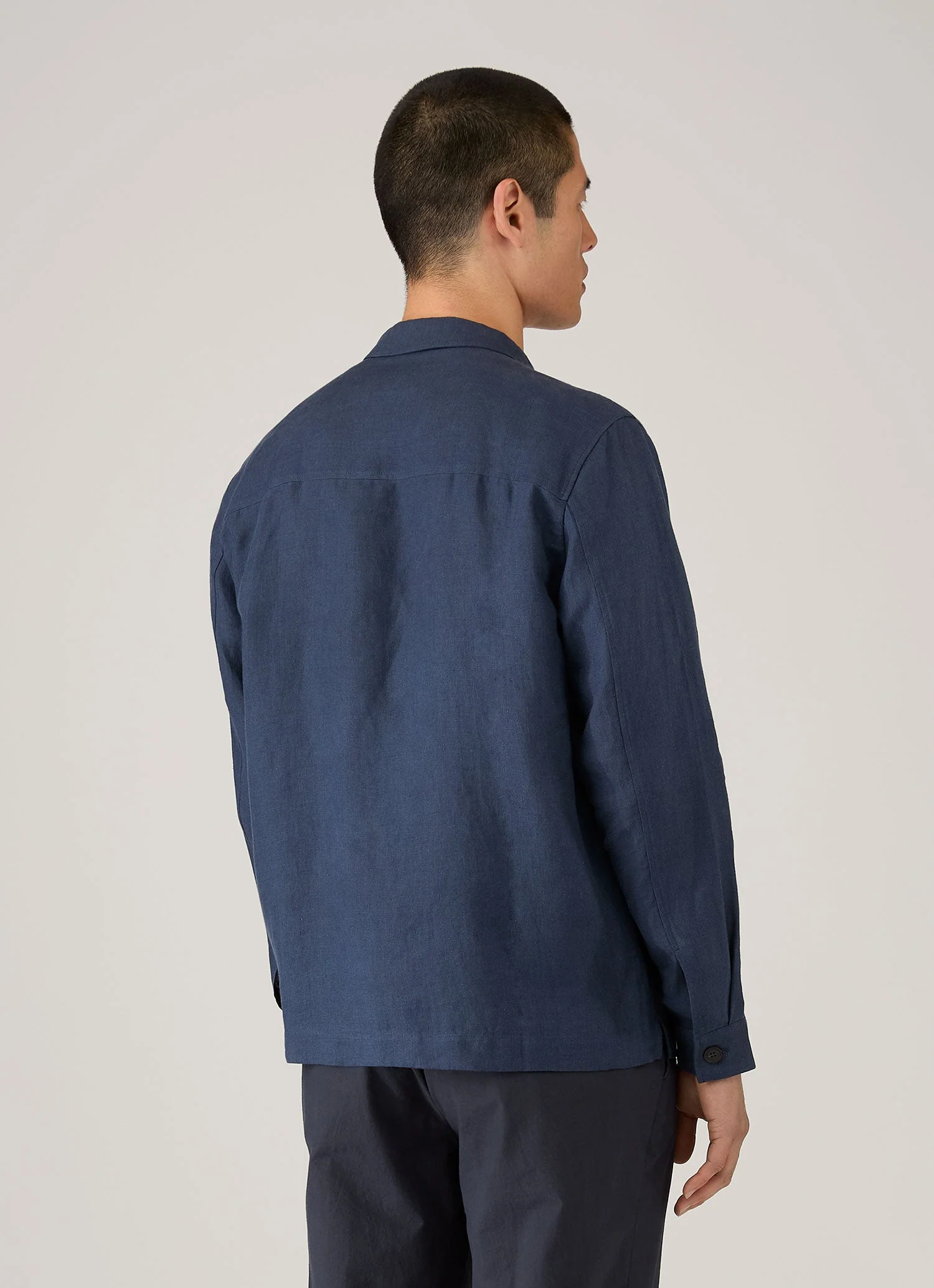 Men's Linen Overshirt in Light Navy - Image 5