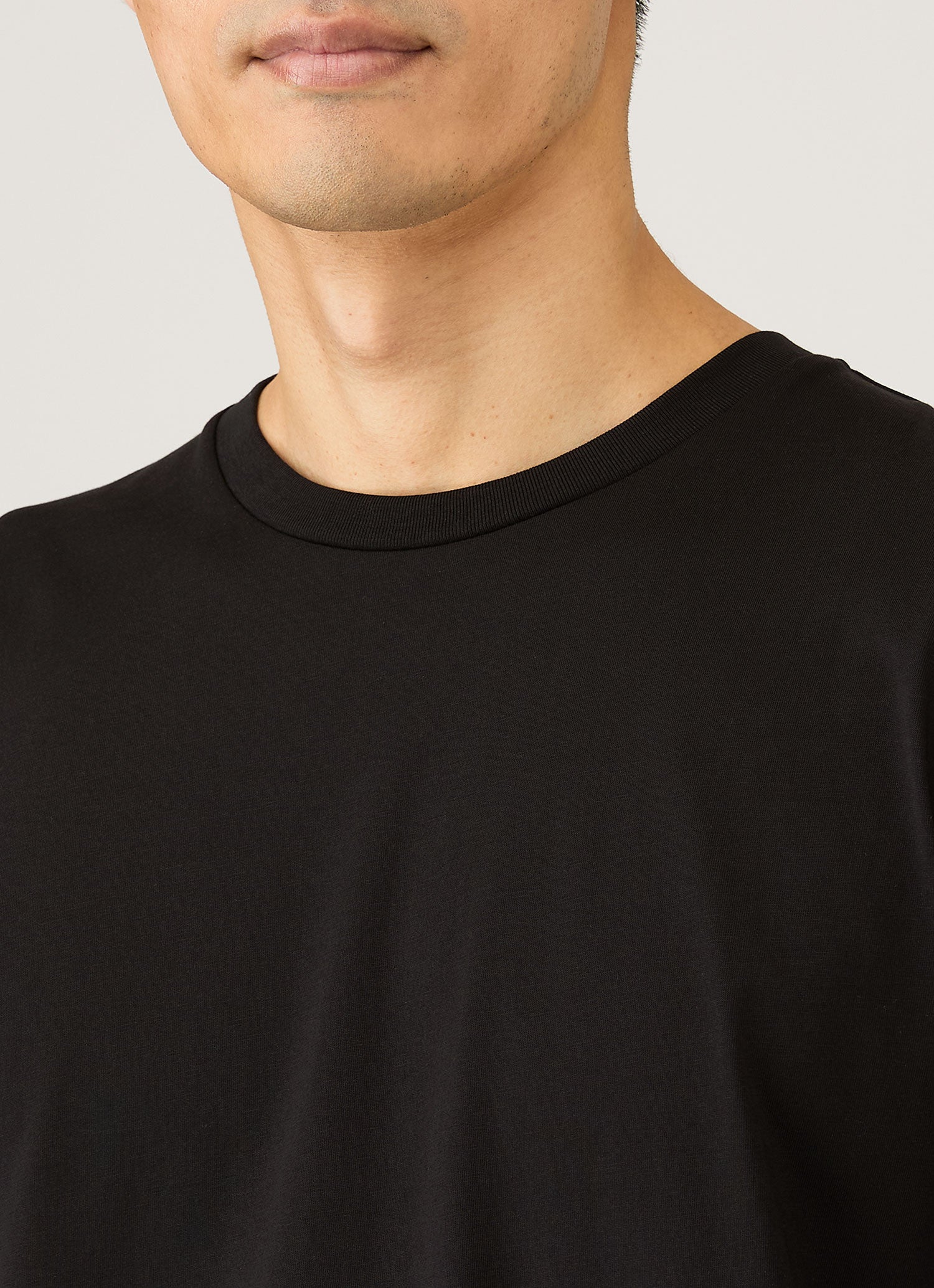 Men's Long Sleeve Riviera Midweight T‑shirt in Black - Image 6