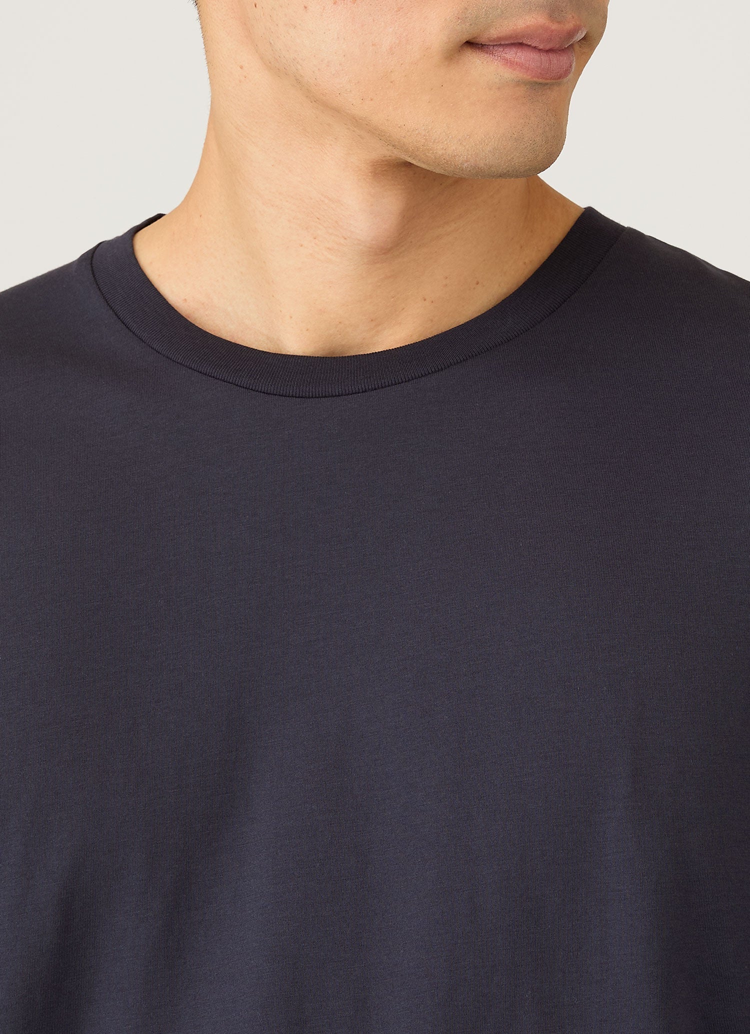 Men's Long Sleeve Riviera Midweight T‑shirt in Navy - Image 6