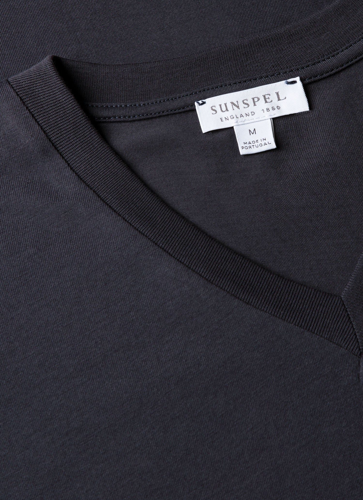 Men's Riviera Midweight V‑neck T‑shirt in Navy - Image 4