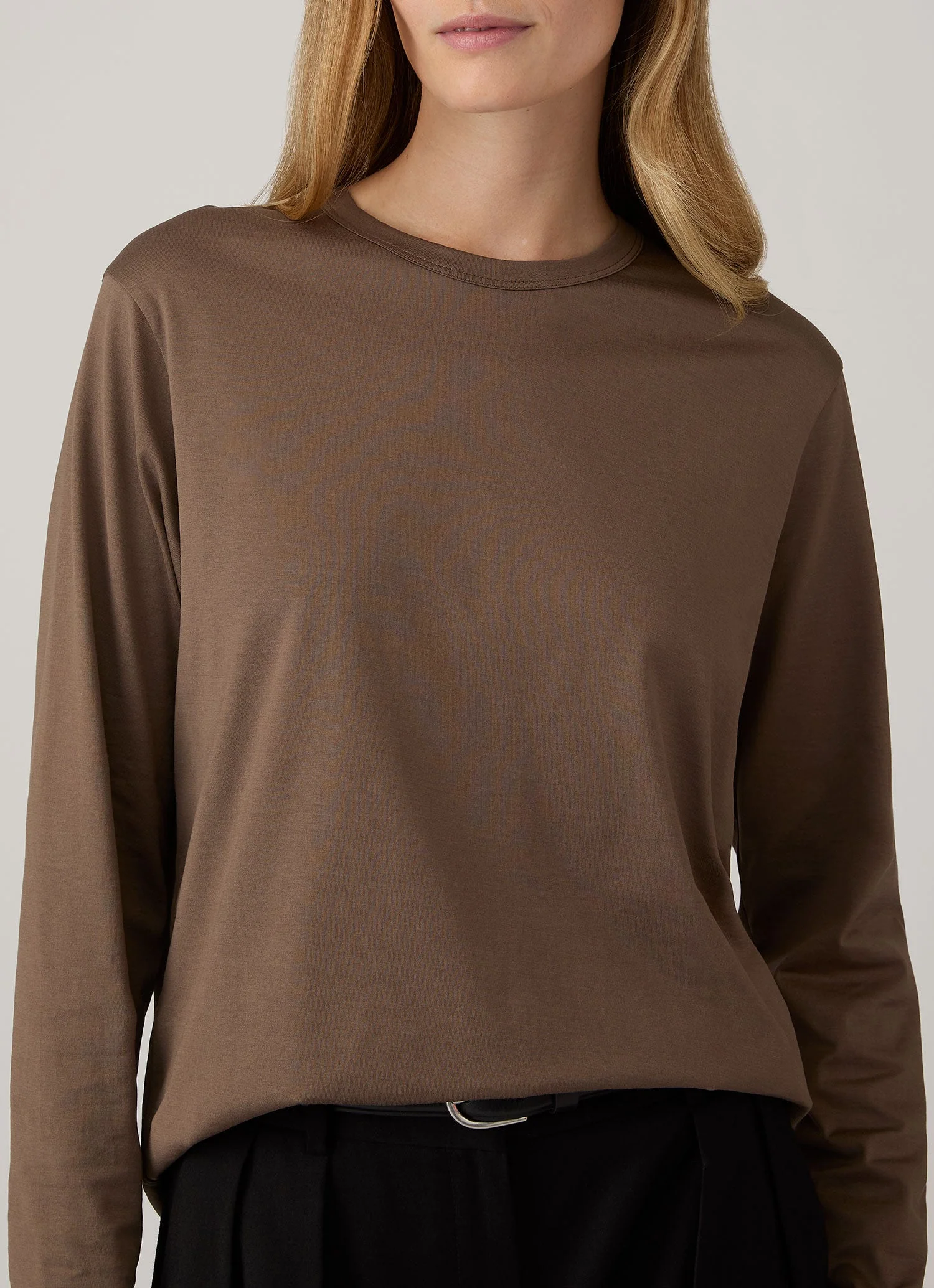 Women's Long Sleeve Everyday T-shirt in Dark Cedar - Image 4